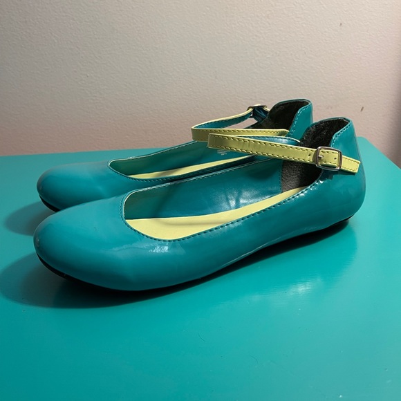 Xhilaration Target Teal Flats - Girls 5 - Picture 2 of 8